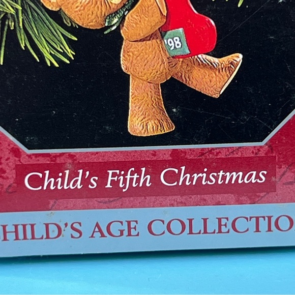 Hallmark Keepsake Ornament Childs Fifth Christmas Handcrafted & Dated 1998 - Picture 2 of 5
